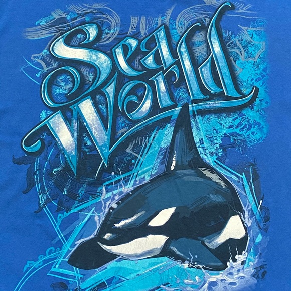 Seaworld shirt - Picture 2 of 4